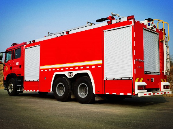 豪沃18噸重型泡沫消防車(chē)