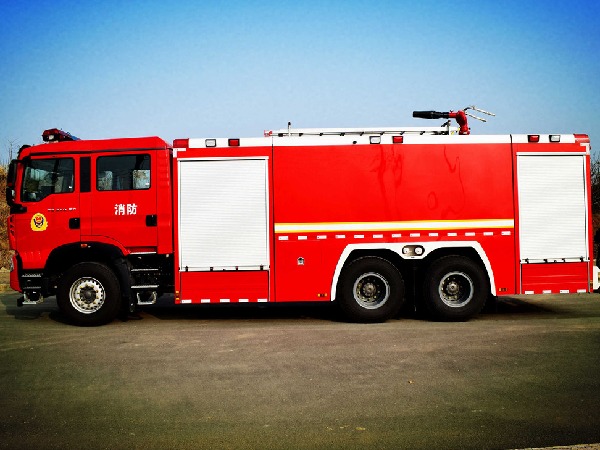 豪沃18噸重型泡沫消防車(chē)