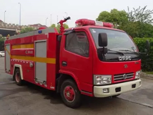東風(fēng)D6多利卡干粉水聯(lián)用消防車(chē)