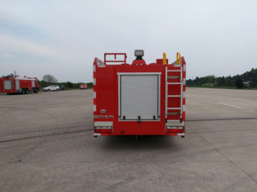 東風(fēng)D6多利卡干粉水聯(lián)用消防車(chē)