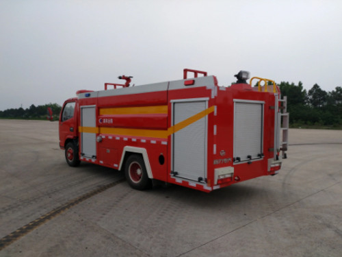 東風(fēng)D6多利卡干粉水聯(lián)用消防車(chē)